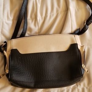 Black, tan adjustable bag